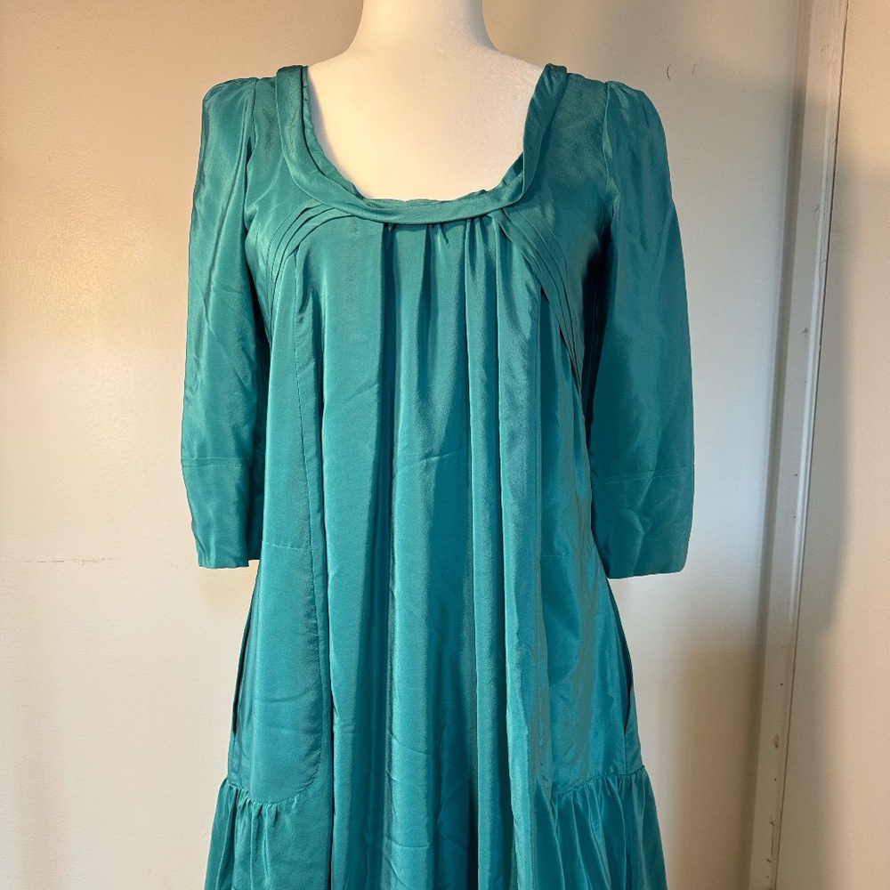 Bally Woman Green 100% silk dress Made in Italy Size 4.